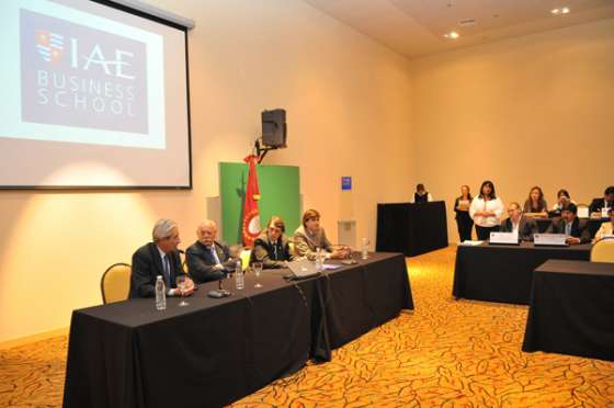 Funcionarios municipales recibieron  certificados del Programa Líderes de Comunidades Locales