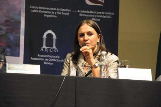 La ministra Diez entregó la publicación de casos reales a mediadores ganadores del concurso