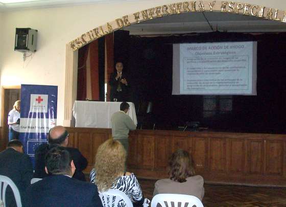 Defensa Civil participó en un seminario de la Cruz Roja 