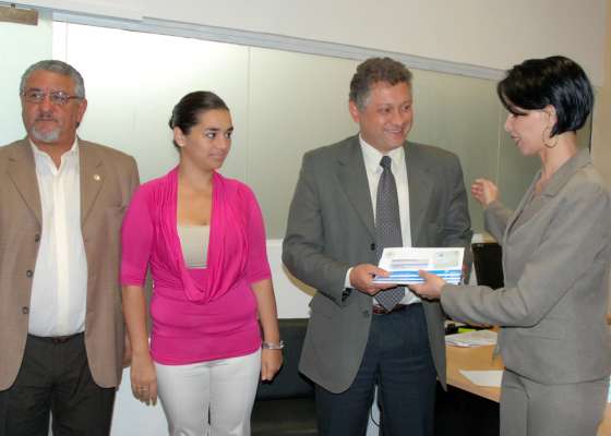 El Gobierno entregó las Tarjetas Infantiles al municipio Capital