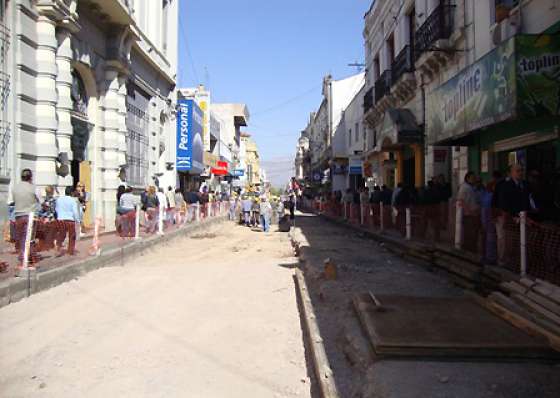 Comenzaron las obras de ampliación en veredas sobre calle España 