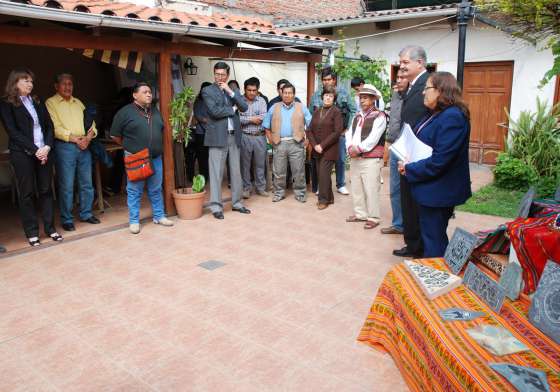 Talleres de artesanías en la Subsecretaría de Pueblos Originarios