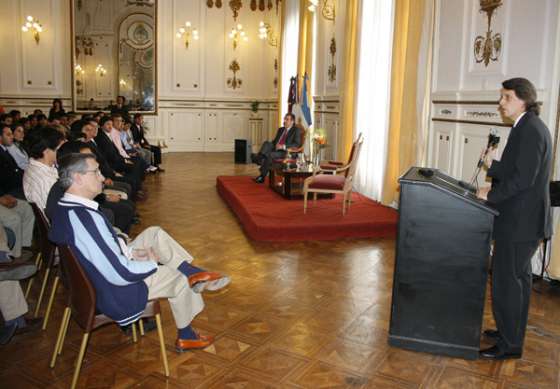 El ex presidente chileno Eduardo Frei asistió a un encuentro de jóvenes por la democracia 