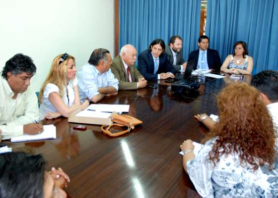 El Gobierno acordó con la intergremial docente un aumento salarial del 25% para el 2011