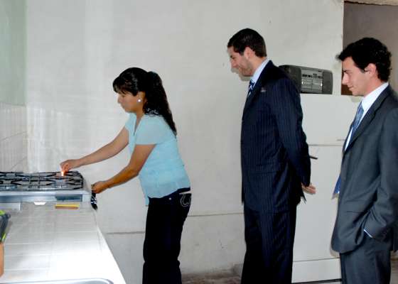 Continúan los trabajos para conectar gas natural en las casas de los salteños  