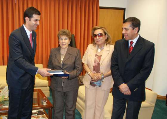 El gobernador Urtubey recibió a la embajadora de Perú en Argentina