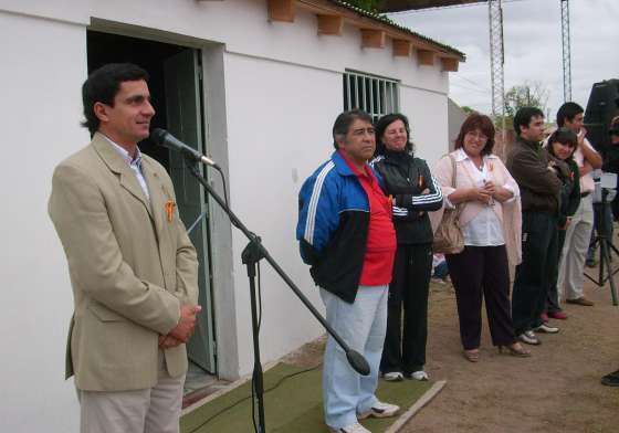 Inauguraron la cancha de hockey con piso sintético en el club Mitre