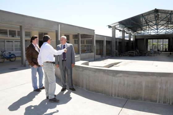 En breve finalizará la construcción de escuelas en los barrios Juan Pablo II y Palmeritas