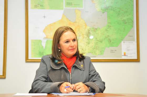 La ministra de Justicia procura mejoras salariales para empleados judiciales