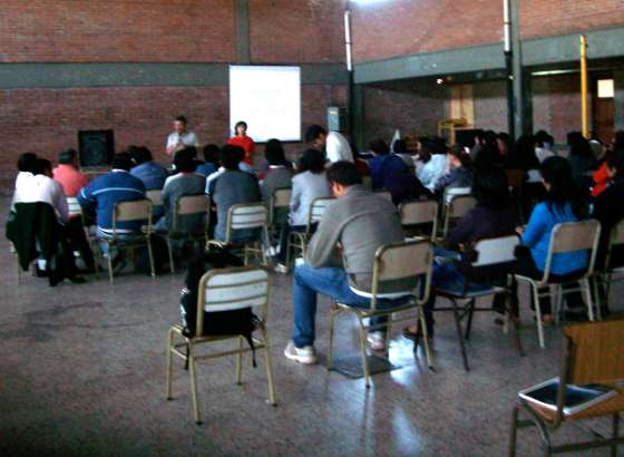 Defensa Civil capacita sobre medidas de autoprotección en sismos