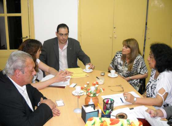 Convenio para poner en marcha curso universitario de acompañante terapéutico
