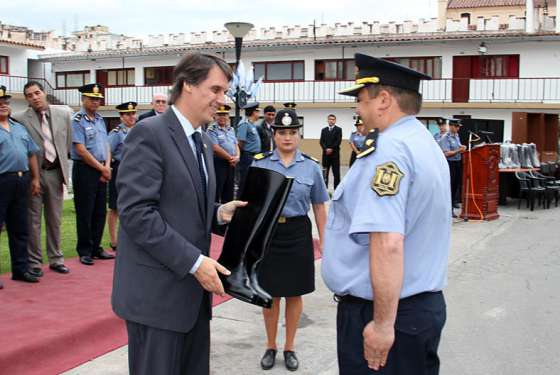 La Policía recibió mobiliario para sus dependencias