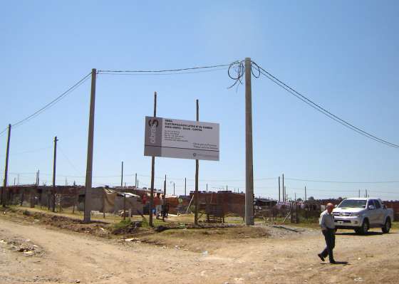 Obra de alumbrado público para la zona sur del barrio El Cambio 