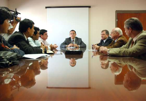 El ministro Chagra Dib se reunió con diputados de la comisión de Salud