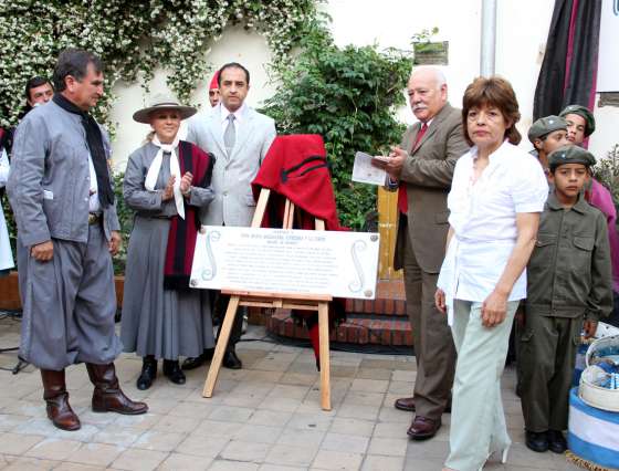 Descubrieron placa en honor a la madre del general Güemes