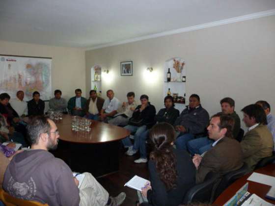 Pequeños productores de vinos recibirán materiales para la construcción de sus bodegas