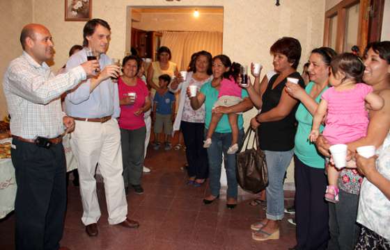 Kosiner participó en un agasajo a las madres de barrio Ceferino
