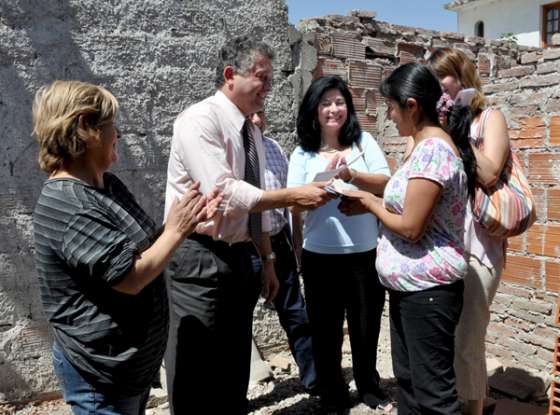 Realizan mejoras habitacionales a través del microcrédito solidario