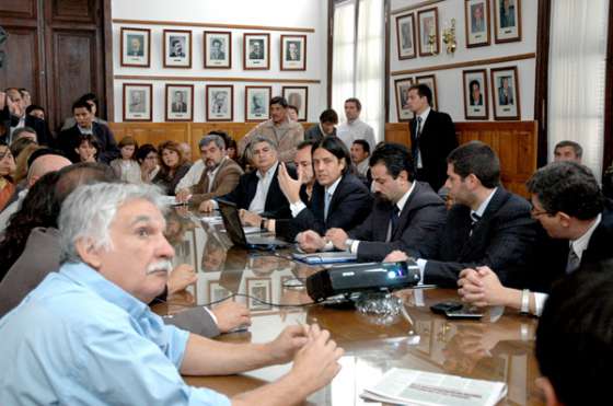 Se presentó en Diputados el proyecto de Presupuesto 2011 y la modificación a la Ley de Coparticipación Municipal