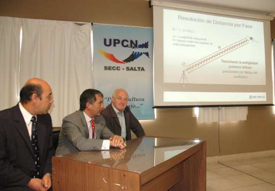 Empleados de Tierra y Hábitat se capacitan en el manejo de GPS