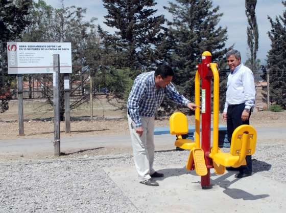 El Gobierno instala equipamiento deportivo en diferentes sectores de la ciudad