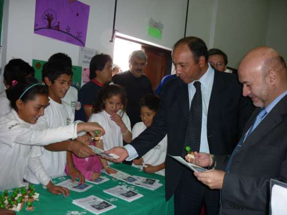 Representante del BID recorrió obras que ejecuta el Gobierno en barrios del sudeste