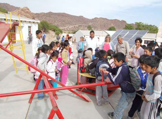 El Gobierno entregó juegos infantiles a escuelas de Cafayate y Seclantás