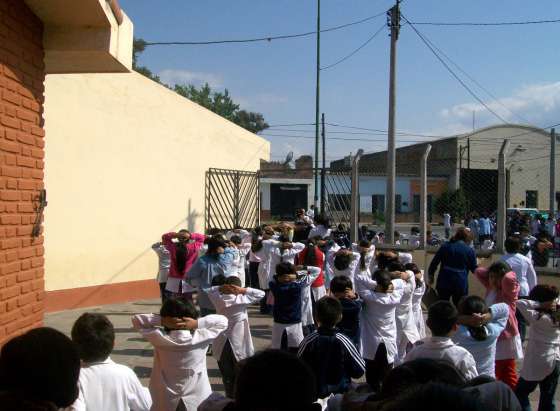 700 personas participaron del simulacro en la escuela Dr. José Vicente Sola