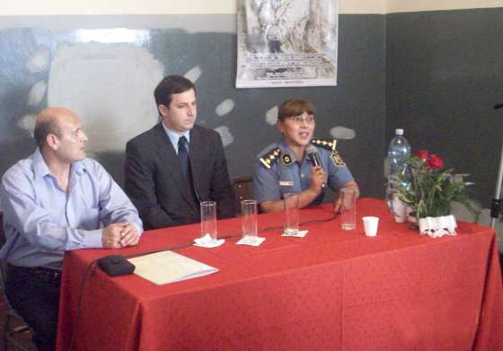 Se desarrolla la jornada “El arte de ser padres” en barrio Ceferino