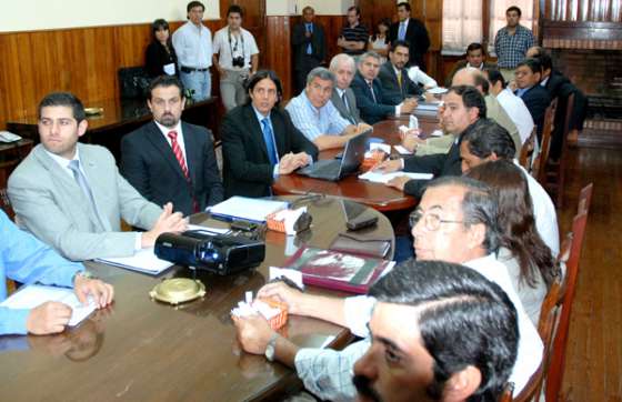 El ministro Parodi expuso ante la cámara de Senadores el Presupuesto 2011