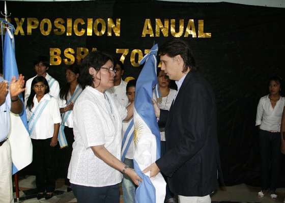 El Ministerio de Gobierno donó banderas de ceremonia al BSPA de San Luis