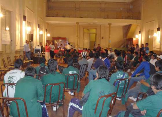 Acciones de mediación para acercar a estudiantes de las ENET 2 y 3 