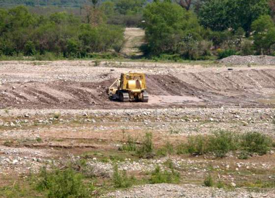 Plan de defensa y encauzamiento de un río y arroyos de La Caldera