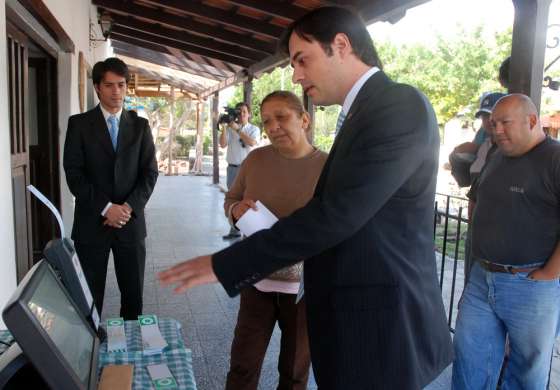 Se instalaron las máquinas de voto electrónico en La Caldera