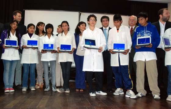 Entregaron 2.300 netbooks a estudiantes secundarios de Capital