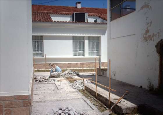 Se construye una pasarela entre el hospital San Bernardo y la sala de Tomografía 