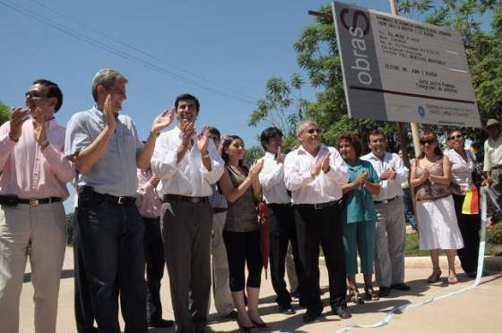 Inauguraron obras de pavimento urbano en Aguaray
