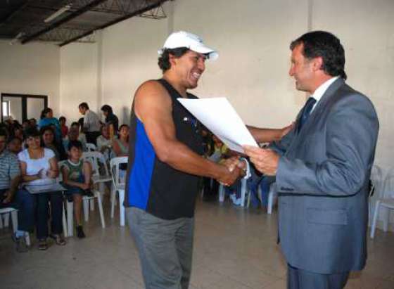 Continúa la entrega de escrituras para la regularización habitacional