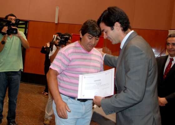 Entregaron certificados a 600 empleados públicos que se capacitaron durante 2010