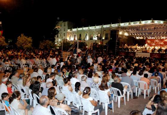 Una multitud ovacionó a la Orquesta en su cierre de temporada