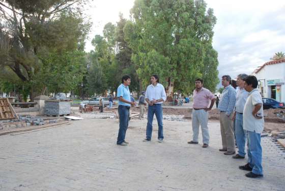 El ministro Parodi recorrió obras en el departamento San Carlos
