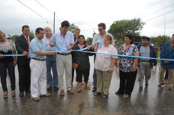 Urtubey inauguró obras de iluminación y de pavimento en Orán 