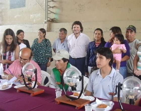 Sorteo de viviendas para grupos familiares jóvenes del interior