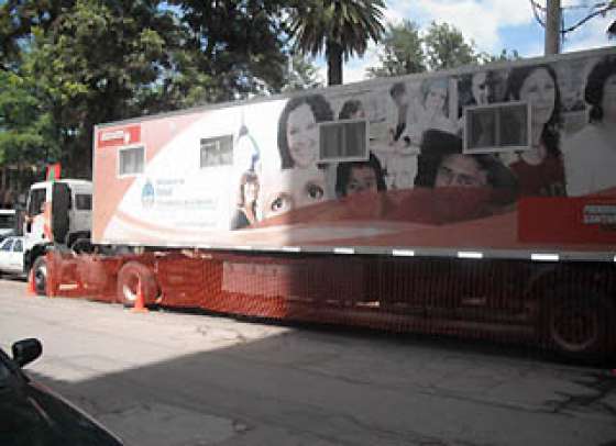 Camión sanitario promueve hábitos saludables y preventivos