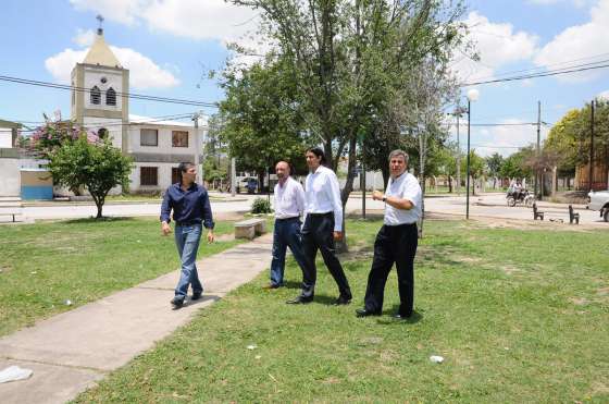 Gobierno y municipio refaccionarán 40 plazas en la ciudad 