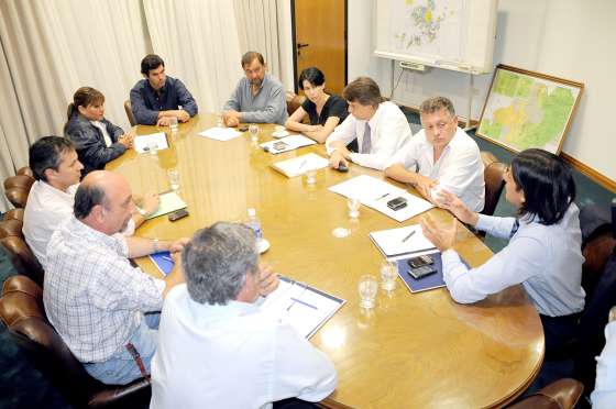 Intensifican la ayuda a damnificados por las inundaciones en la Capital