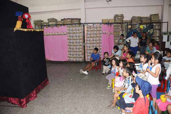 Títeres y alegría en la Biblioteca Infantil Antonia Cáceres  