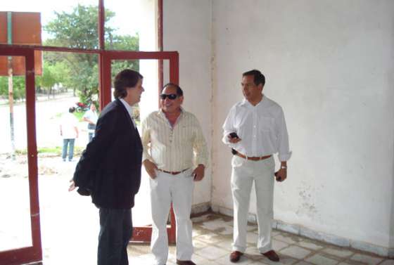 Kosiner recorrió obras de la nueva comisaría de General Mosconi