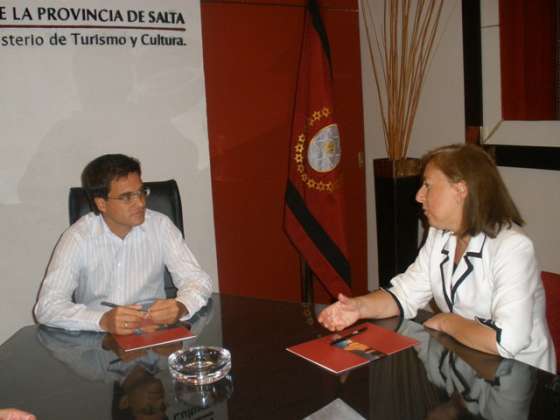 Entregarán becas para la licenciatura en Turismo y Hotelería