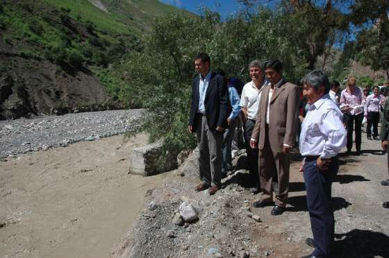 El gobernador Urtubey verificó las obras que están realizando en Santa Victoria Oeste